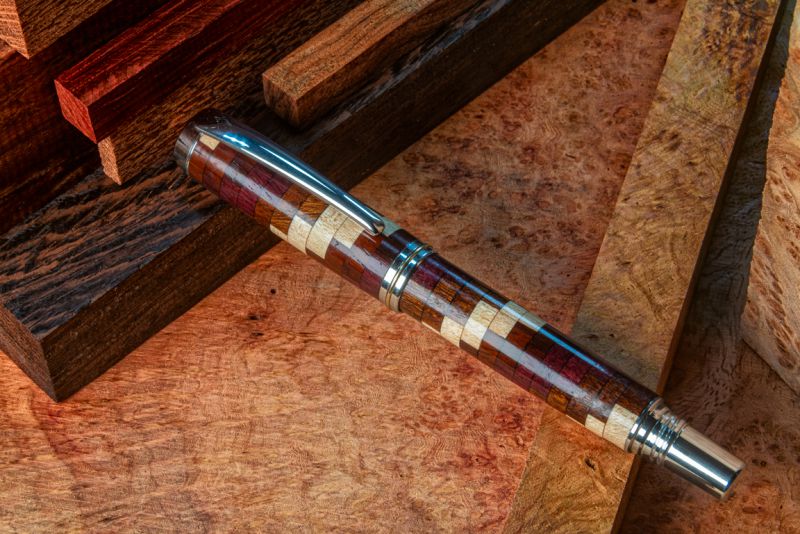 Stylo  bille  capuchon segment Quatre-Quarts