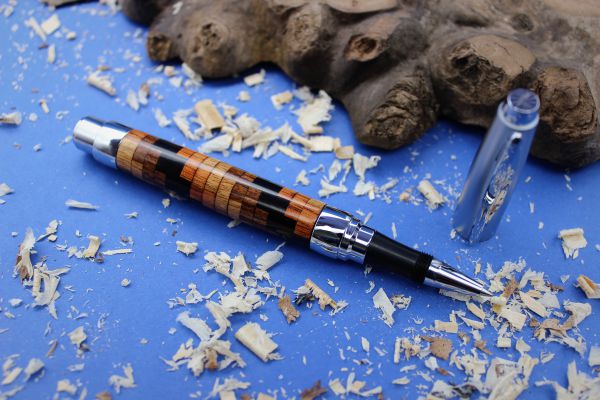 Rollerball pen the Editor Segmented four-quaters